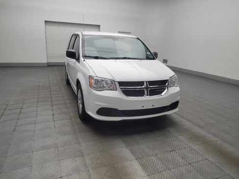 Used 2018 Dodge Grand Caravan SE w/ UConnect Hands-Free Group FWD image 13