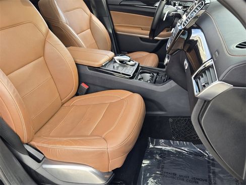 Used 2018 Mercedes-Benz GLS 550 4MATIC image 24