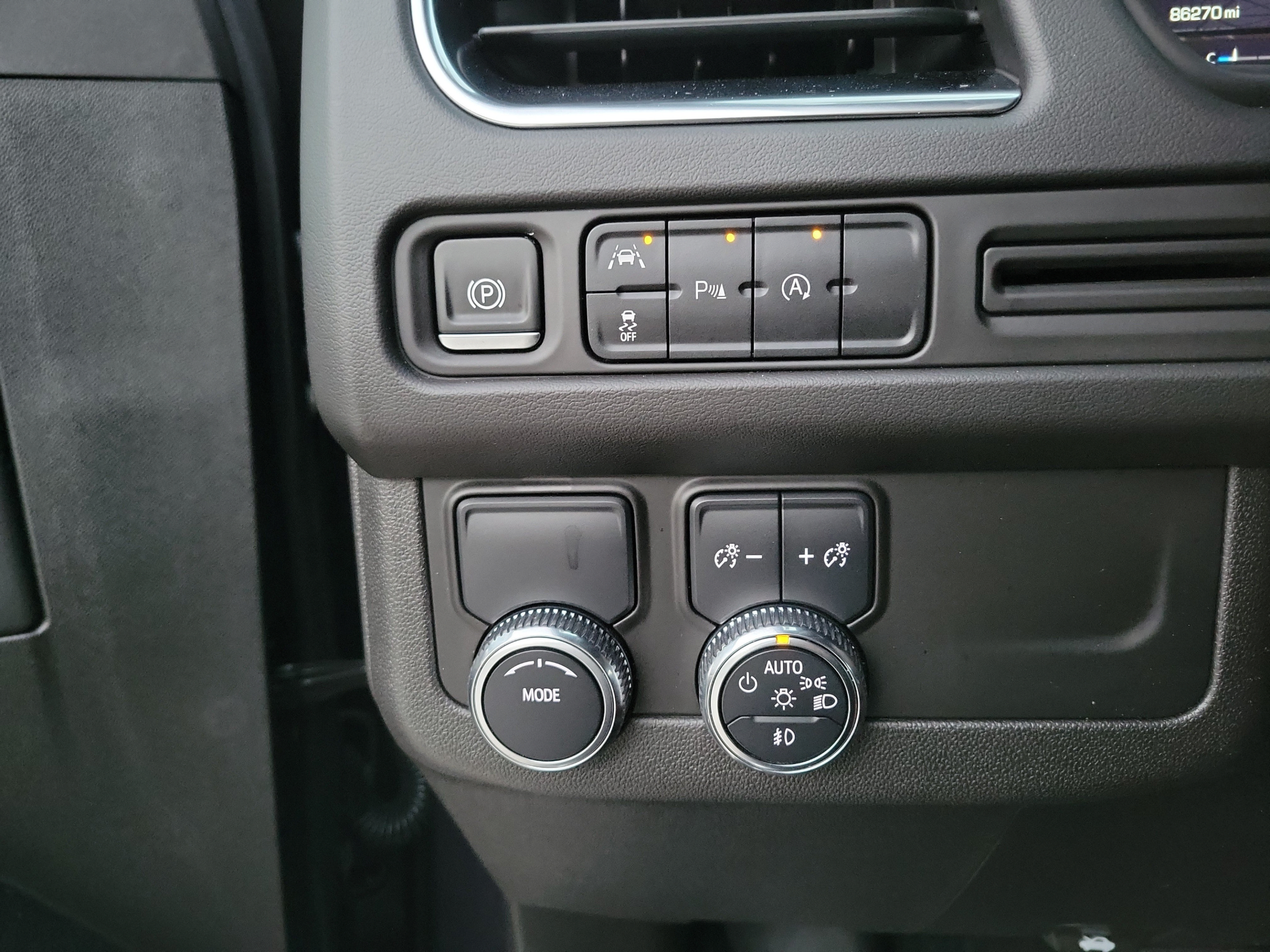 Used 2023 GMC Yukon SLT RWD image 26