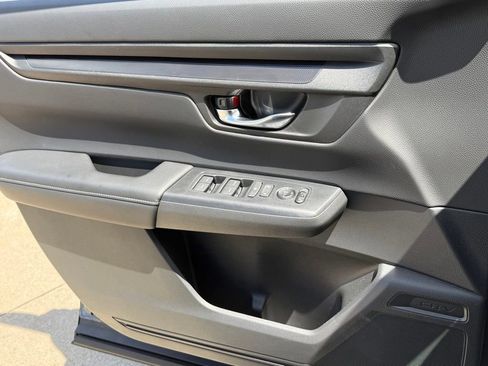 Certified 2025 Honda CR-V LX image 29