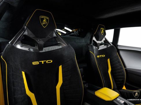 Used 2024 Lamborghini Huracan STO image 48