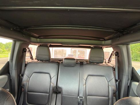 Used 2023 Ford Bronco Badlands w/ Sasquatch Package AWD/4WD image 22