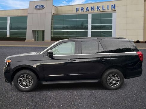 Used 2025 Ford Expedition Active RWD image 4