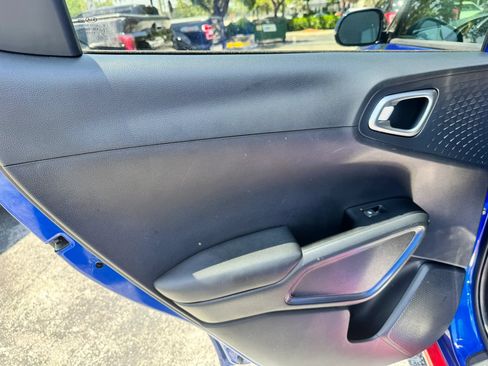 Used 2020 Kia Soul GT-Line FWD image 27