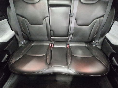 Used 2023 Jeep Compass Latitude w/ Sun and Sound Group AWD/4WD image 23