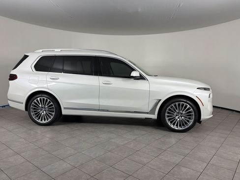 Used 2027 BMW X7 xDrive40i AWD/4WD image 8