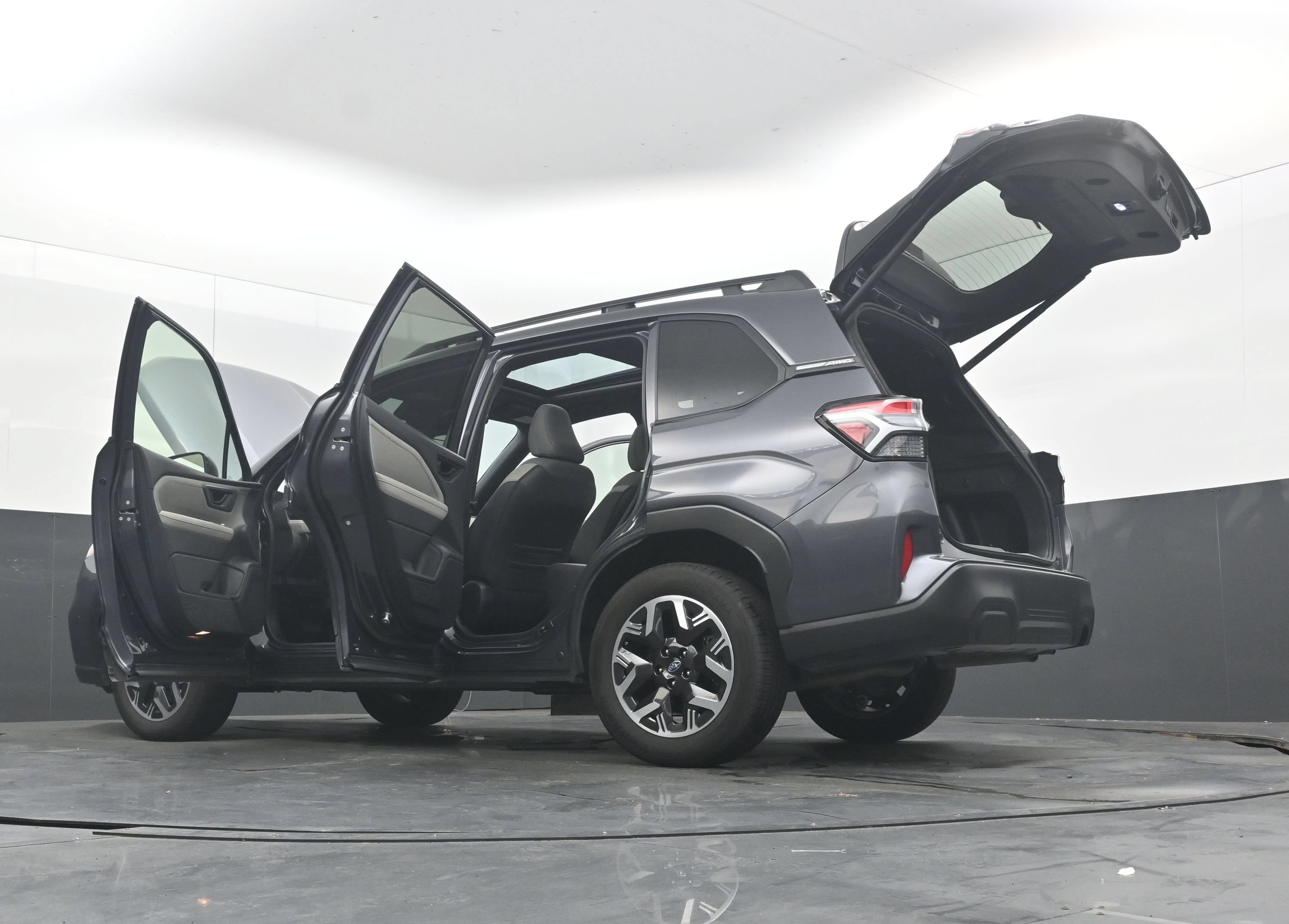 Used 2025 Subaru Forester Premium AWD/4WD image 43
