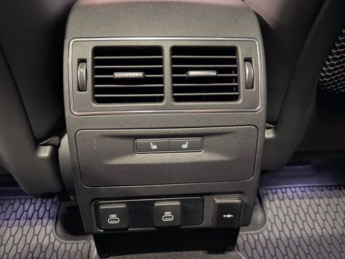 Used 2025 Jaguar F-PACE R-Dynamic S AWD/4WD image 36