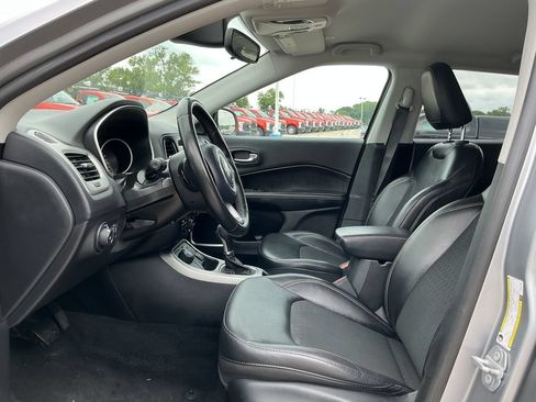 Used 2019 Jeep Compass Latitude AWD/4WD image 18