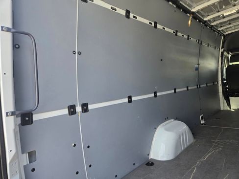 Used 2023 Mercedes-Benz Sprinter 2500 image 12
