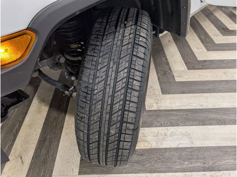 Used 2025 Jeep Wrangler Unlimited Sahara AWD/4WD image 16
