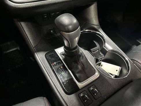 Used 2019 Toyota Highlander SE AWD/4WD image 26