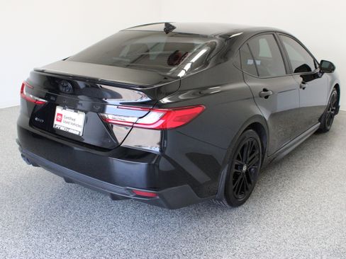 Used 2025 Toyota Camry SE w/ Convenience Package FWD image 7