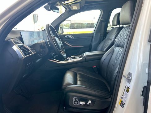 Used 2025 BMW X5 xDrive50e image 10