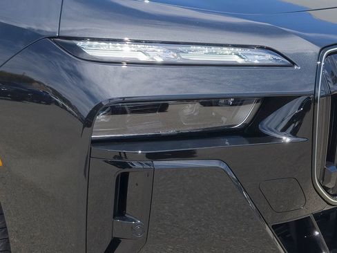 New 2026 BMW 760i xDrive w/ Executive Package AWD/4WD image 5