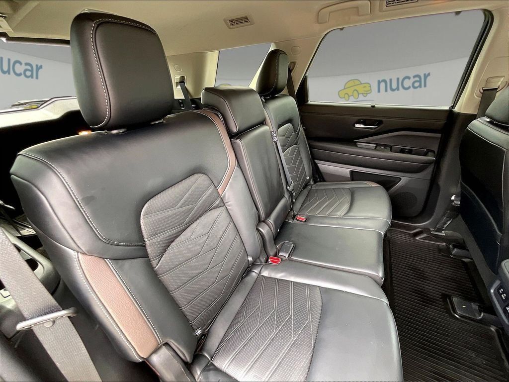 Used 2023 Nissan Pathfinder Platinum w/ Cargo Package AWD/4WD image 15