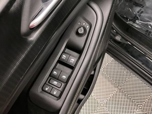 Used 2024 Jeep Grand Cherokee L Laredo AWD/4WD image 40