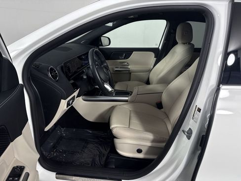 Used 2025 Mercedes-Benz GLA 250 4MATIC image 4