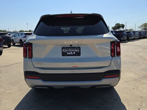 New 2026 Kia Sorento LX FWD image 7