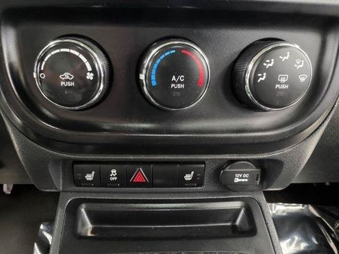 Used 2016 Jeep Patriot High Altitude FWD image 22