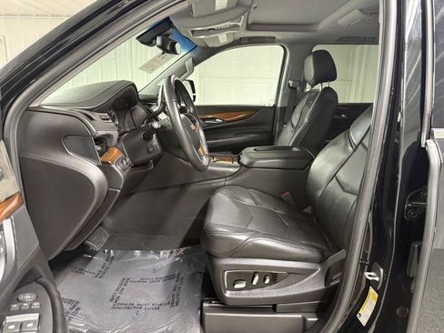Used 2018 Cadillac Escalade ESV Premium Luxury AWD/4WD image 14