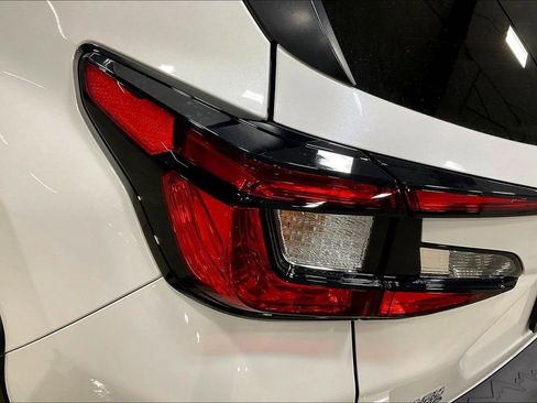 Used 2024 Subaru Crosstrek 2.0i Premium image 23
