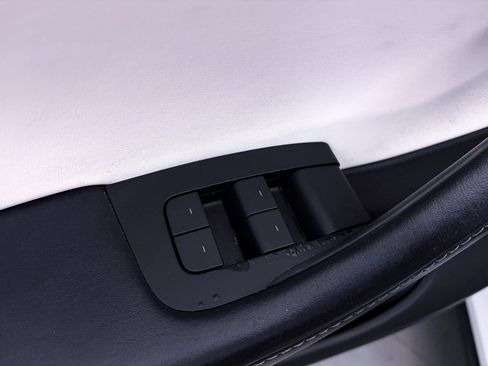 Used 2022 Tesla Model Y Performance AWD/4WD image 17