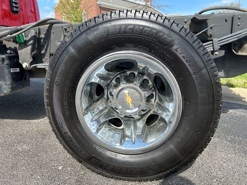 Used 2024 Chevrolet Silverado 3500 LT w/ Convenience Package image 42