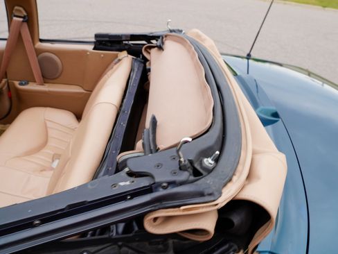 Used 1995 Oldsmobile Cutlass Supreme Convertible FWD image 38