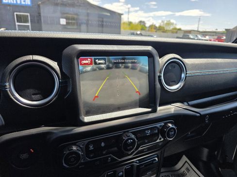 Used 2023 Jeep Wrangler Unlimited Rubicon 4xe w/ Cold Weather Group AWD/4WD image 14