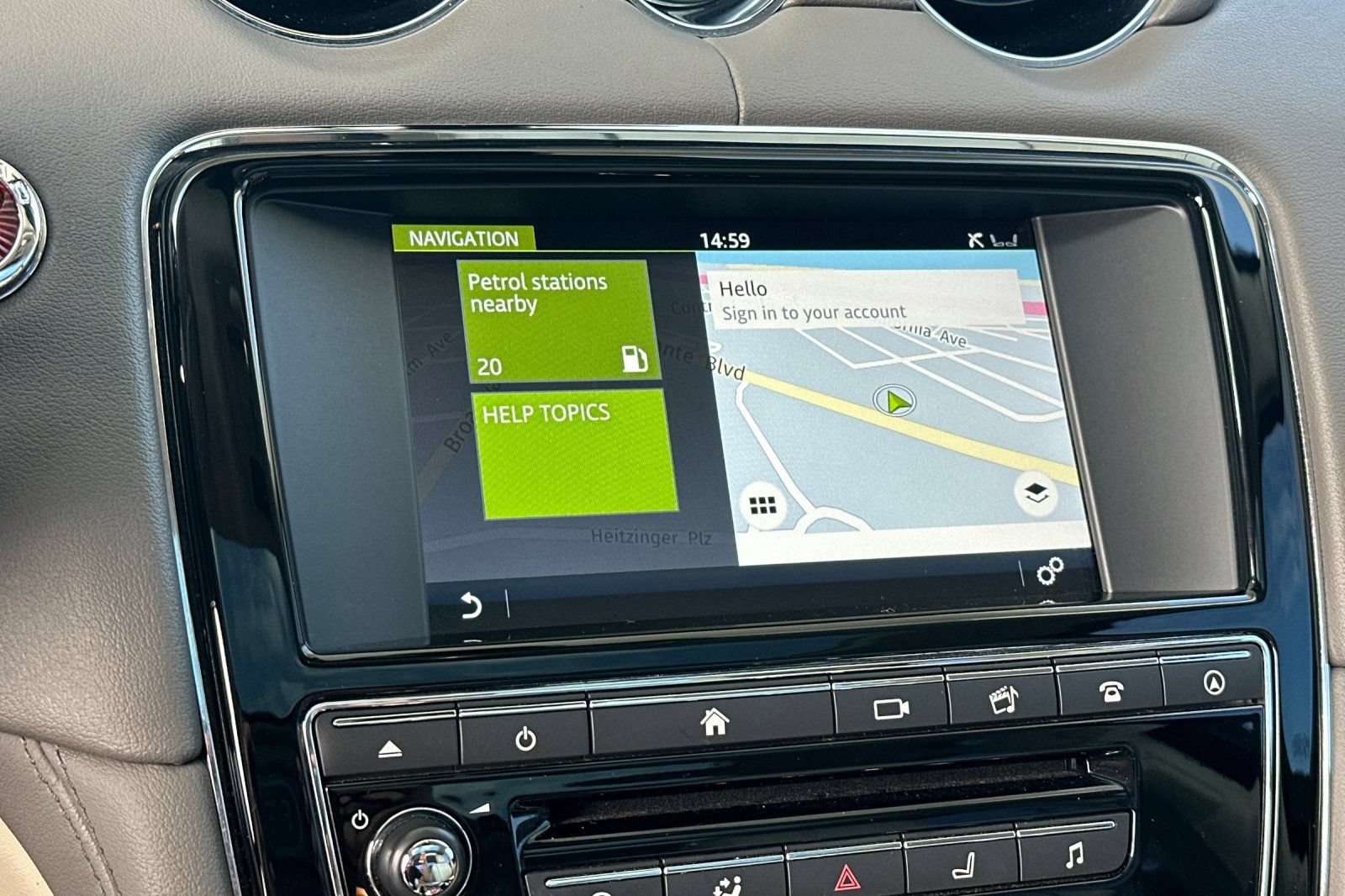 Used 2016 Jaguar XJ R-Sport RWD image 23