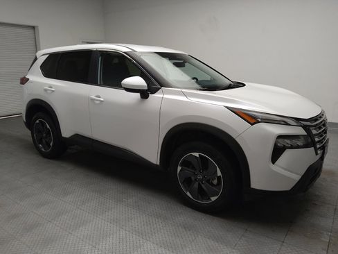 Used 2025 Nissan Rogue SV FWD image 11