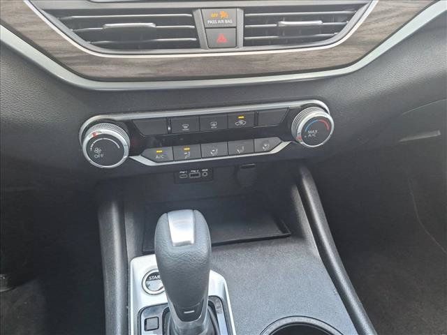 Used 2025 Nissan Altima 2.5 SV AWD/4WD image 14