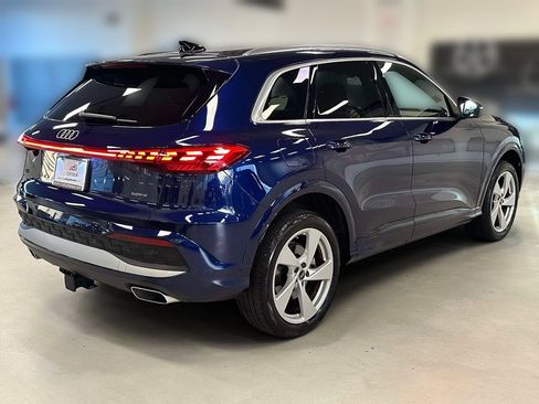 Used 2025 Audi Q5 Premium Plus w/ Premium Plus AWD/4WD image 4
