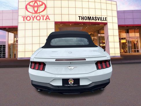 Used 2025 Ford Mustang Premium RWD image 4