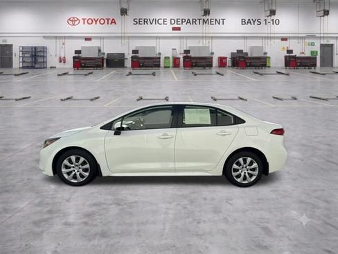 Used 2023 Toyota Corolla LE w/ Carpet Mat Package (TMS) FWD image 5