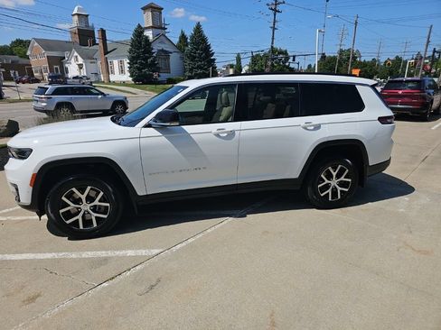 Certified 2025 Jeep Grand Cherokee L Limited w/ Luxury Tech Group II AWD/4WD image 10