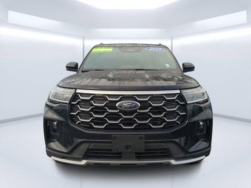 Used 2025 Ford Explorer Platinum AWD/4WD image 8