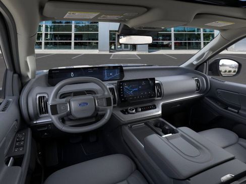 New 2025 Ford Expedition Active image 9