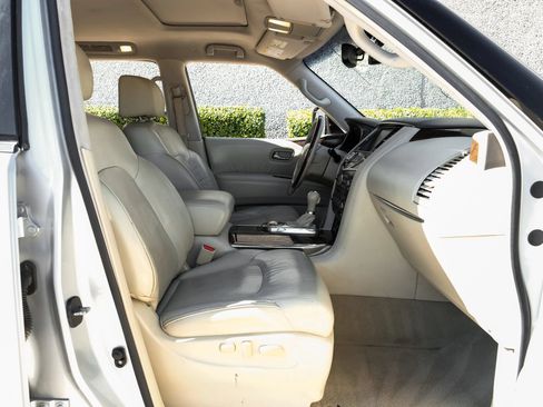 Used 2016 INFINITI QX80 2WD w/ Driver's Assistance Package image 35