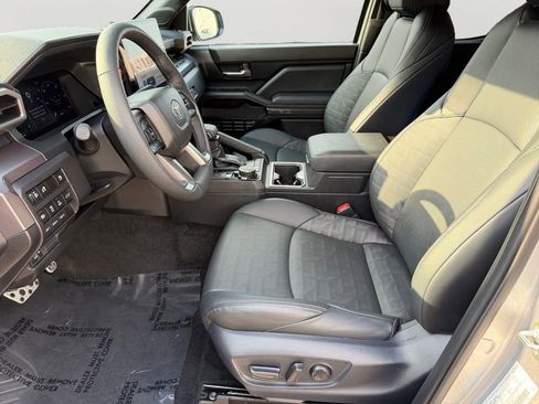 Used 2025 Toyota Tacoma TRD Sport w/ TRD Sport Premium Package image 24