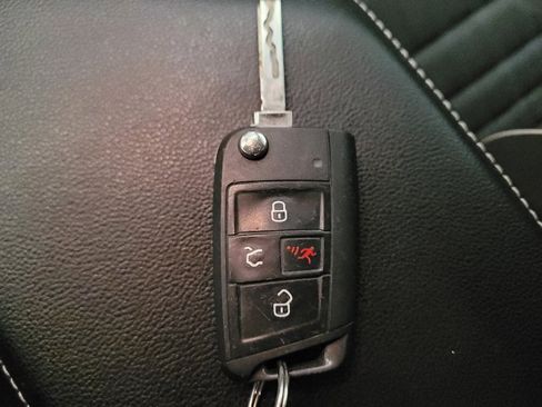 Used 2022 Volkswagen Jetta Sport image 32