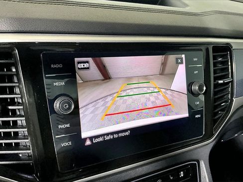 Used 2021 Volkswagen Atlas Cross Sport SEL R-Line image 17