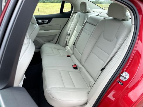 Used 2024 Volvo S60 B5 Core image 22