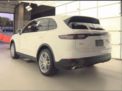 Used 2020 Porsche Cayenne AWD/4WD image 3
