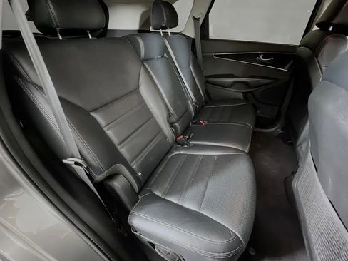 Used 2017 Kia Sorento EX image 26
