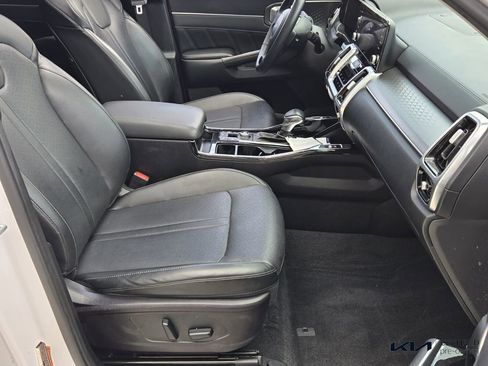 Certified 2022 Kia Sorento SX FWD image 18