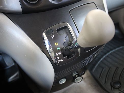 Used 2008 Toyota Sienna LE FWD image 11