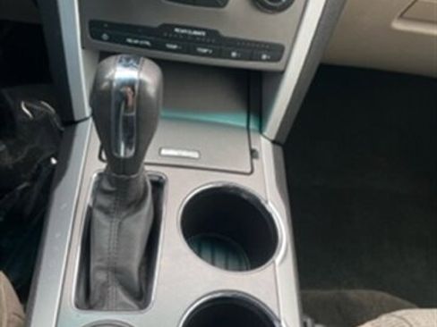 Used 2014 Ford Explorer XLT image 12