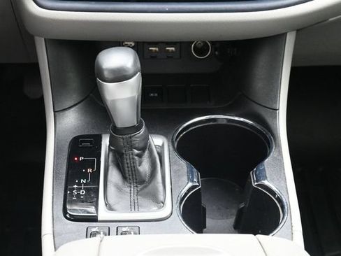 Used 2019 Toyota Highlander XLE FWD image 24